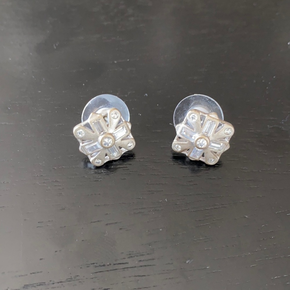 Silver Kendra Scott earrings